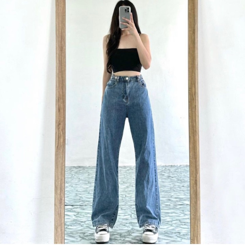 Light washed denim baggy pants